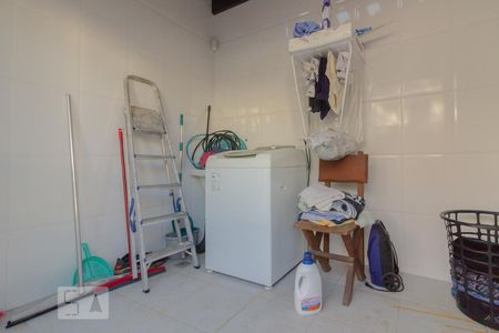 Casa à venda com 280m², 4 quartos e 5 vagas Casa à venda com 280m², 4 quartos e 5 vagasÁrea de serviço