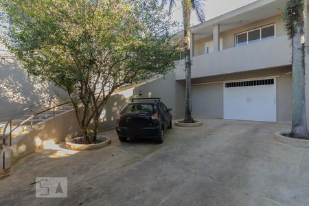 Casa à venda com 280m², 4 quartos e 5 vagas Casa à venda com 280m², 4 quartos e 5 vagasGaragem