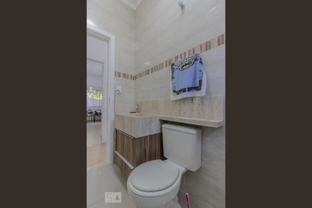 Casa à venda com 280m², 4 quartos e 5 vagas Casa à venda com 280m², 4 quartos e 5 vagasBanheiro