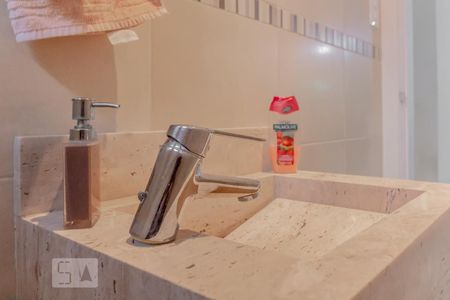 Casa à venda com 280m², 4 quartos e 5 vagas Casa à venda com 280m², 4 quartos e 5 vagasLavabo