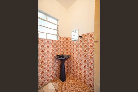 Banheiro de casa para alugar com 1 quarto, 70m² em Parque Boturussu, São Paulo