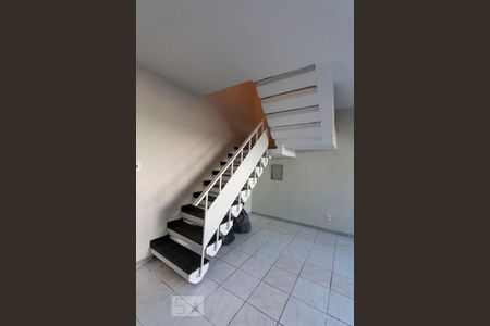 Escada de casa à venda com 5 quartos, 187m² em Jabaquara, São Paulo