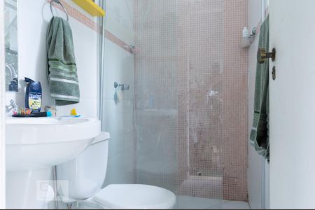 Casa à venda com 310m², 4 quartos e 2 vagas Casa à venda com 310m², 4 quartos e 2 vagasBanheiro