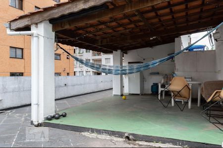 Casa à venda com 310m², 4 quartos e 2 vagas Casa à venda com 310m², 4 quartos e 2 vagasTerraço