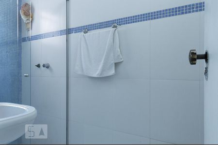 Casa à venda com 310m², 4 quartos e 2 vagas Casa à venda com 310m², 4 quartos e 2 vagasBanheiro