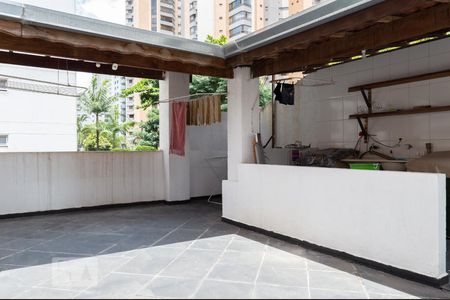 Casa à venda com 310m², 4 quartos e 2 vagas Casa à venda com 310m², 4 quartos e 2 vagasÁrea de Serviço