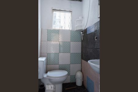 Casa à venda com 310m², 4 quartos e 2 vagas Casa à venda com 310m², 4 quartos e 2 vagasBanheiro