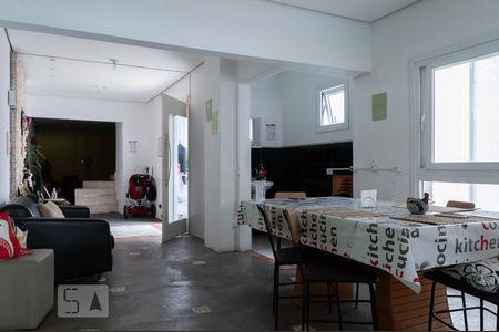 Casa à venda com 310m², 4 quartos e 2 vagas Casa à venda com 310m², 4 quartos e 2 vagasCopa