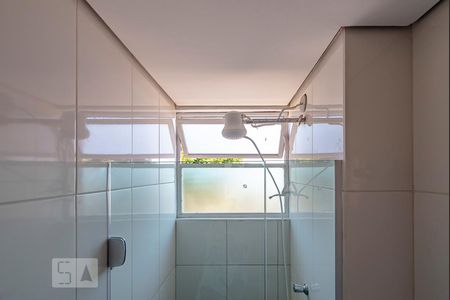 Banheiro de apartamento à venda com 2 quartos, 60m² em Nova Floresta, Belo Horizonte