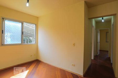 Sala de apartamento para alugar com 3 quartos, 56m² em Vila Gumercindo, São Paulo