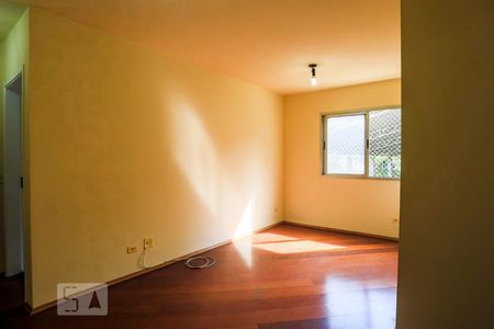 Sala de apartamento para alugar com 3 quartos, 56m² em Vila Gumercindo, São Paulo