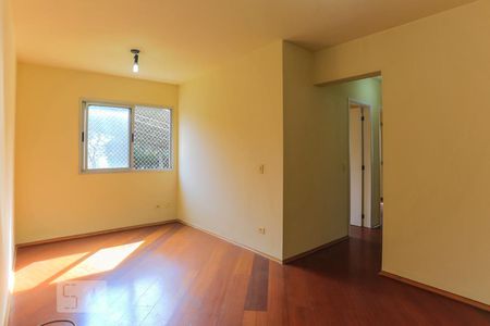 Sala de apartamento para alugar com 3 quartos, 56m² em Vila Gumercindo, São Paulo