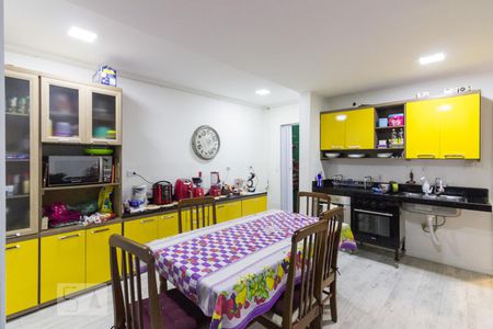 Casa à venda com 350m², 3 quartos e 2 vagasCozinha