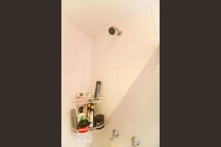 Banheiro de kitnet/studio para alugar com 1 quarto, 35m² em Jardim Ibitirama, São Paulo