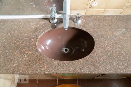 Casa à venda com 211m², 3 quartos e 3 vagasDetalhe do banheiro da suíte 2