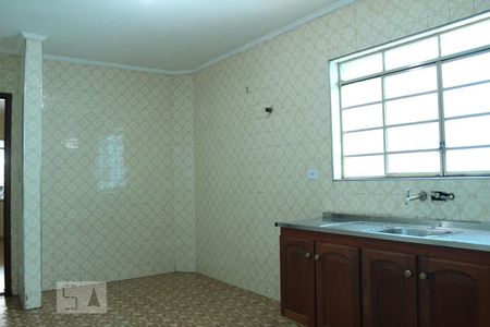 Casa à venda com 80m², 2 quartos e 2 vagasCozinha