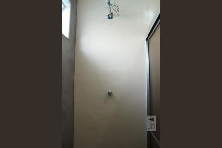 Casa à venda com 80m², 2 quartos e 2 vagasBanheiro