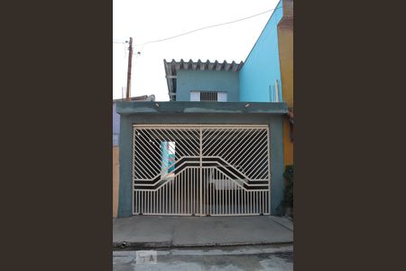 Casa à venda com 80m², 2 quartos e 2 vagasFachada