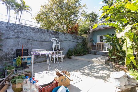 Casa à venda com 400m², 4 quartos e 4 vagas Casa à venda com 400m², 4 quartos e 4 vagasPátio e jardim