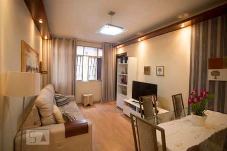 Sala de apartamento para alugar com 2 quartos, 76m² em Icaraí, Niterói