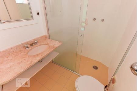 Banheiro Suíte de apartamento para alugar com 1 quarto, 48m² em Pinheiros, São Paulo