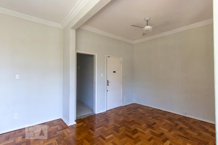 Sala de kitnet/studio para alugar com 1 quarto, 45m² em Catete, Rio de Janeiro