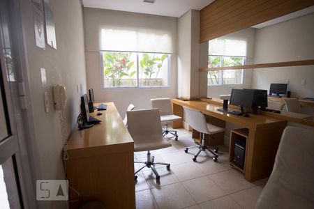 lan house de apartamento para alugar com 2 quartos, 60m² em Icaraí, Niterói