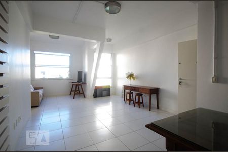 Sala de apartamento para alugar com 1 quarto, 70m² em Leblon, Rio de Janeiro