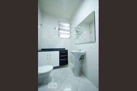 Banheiro de apartamento para alugar com 2 quartos, 75m² em Ipanema, Rio de Janeiro