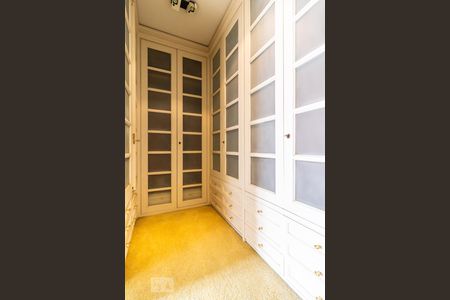 Casa de condomínio para alugar com 840m², 5 quartos e 3 vagasArmários da Suíte 2