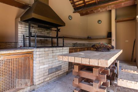 Casa de condomínio para alugar com 840m², 5 quartos e 3 vagasChurrasqueira