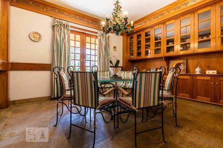 Casa de condomínio para alugar com 840m², 5 quartos e 3 vagasSala de Almoço