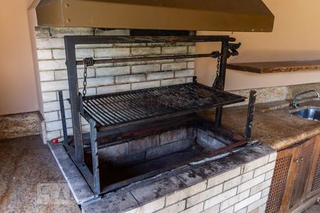Casa de condomínio para alugar com 840m², 5 quartos e 3 vagasDetalhe da Churrasqueira