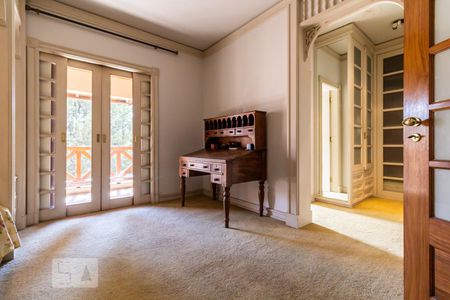 Casa de condomínio para alugar com 840m², 5 quartos e 3 vagasSuíte 2