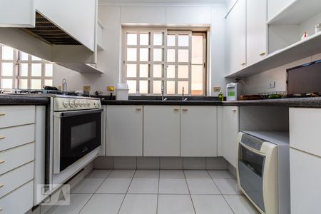 Casa de condomínio para alugar com 840m², 5 quartos e 3 vagasCozinha