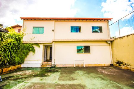 Casa à venda com 345m², 3 quartos e sem vagaFachada