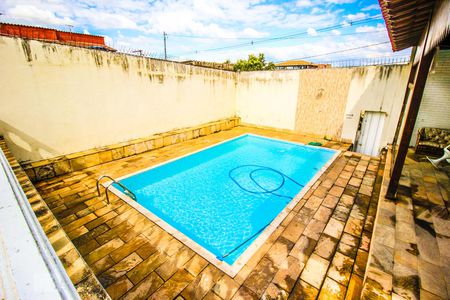 Casa à venda com 345m², 3 quartos e sem vagaPiscina