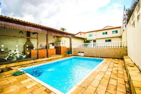 Casa à venda com 345m², 3 quartos e sem vagaPiscina