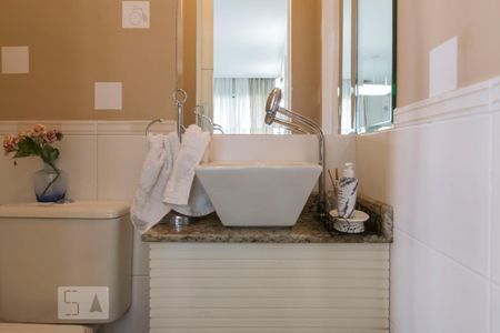 Lavabo (Pia) de apartamento para alugar com 3 quartos, 142m² em Vila Monumento, São Paulo