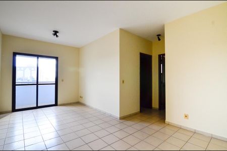 Sala de apartamento para alugar com 2 quartos, 80m² em Centro, Campinas