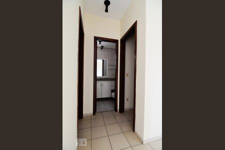 Corredor de apartamento para alugar com 2 quartos, 80m² em Centro, Campinas