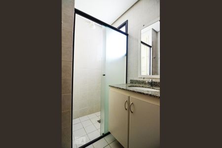 Apartamento para alugar com 80m², 2 quartos e 1 vaga Apartamento para alugar com 80m², 2 quartos e 1 vagaBanheiro