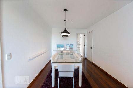 Sala de apartamento para alugar com 3 quartos, 115m² em Barra da Tijuca, Rio de Janeiro
