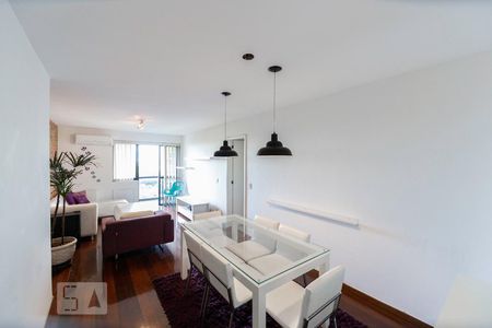 Sala de apartamento para alugar com 3 quartos, 115m² em Barra da Tijuca, Rio de Janeiro