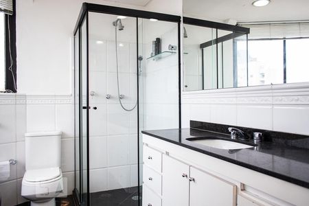 Apartamento à venda com 250m², 3 quartos e 4 vagas Apartamento à venda com 250m², 3 quartos e 4 vagasBANHEIRO QUARTO 3