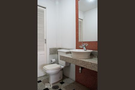 Apartamento à venda com 250m², 3 quartos e 4 vagas Apartamento à venda com 250m², 3 quartos e 4 vagasLAVABO