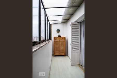 Apartamento à venda com 250m², 3 quartos e 4 vagas Apartamento à venda com 250m², 3 quartos e 4 vagasESCRITÓRIO