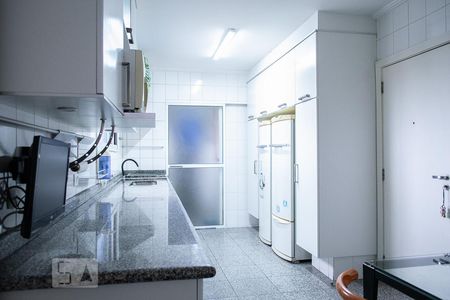 Apartamento à venda com 250m², 3 quartos e 4 vagas Apartamento à venda com 250m², 3 quartos e 4 vagasCOZINHA