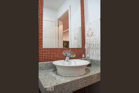 Apartamento à venda com 250m², 3 quartos e 4 vagas Apartamento à venda com 250m², 3 quartos e 4 vagasLAVABO