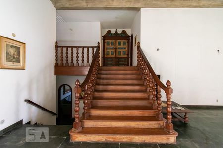 Sala de casa à venda com 4 quartos, 500m² em São Luiz, Belo Horizonte